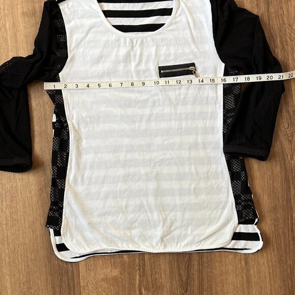 Ravel Black & White Sheer Sleeve Stripe Back Top Sz M - Picture 9 of 12